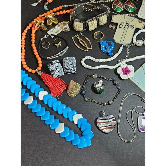 *Sale* Wearable jewelry lot / bundle - Picture 3 of 9